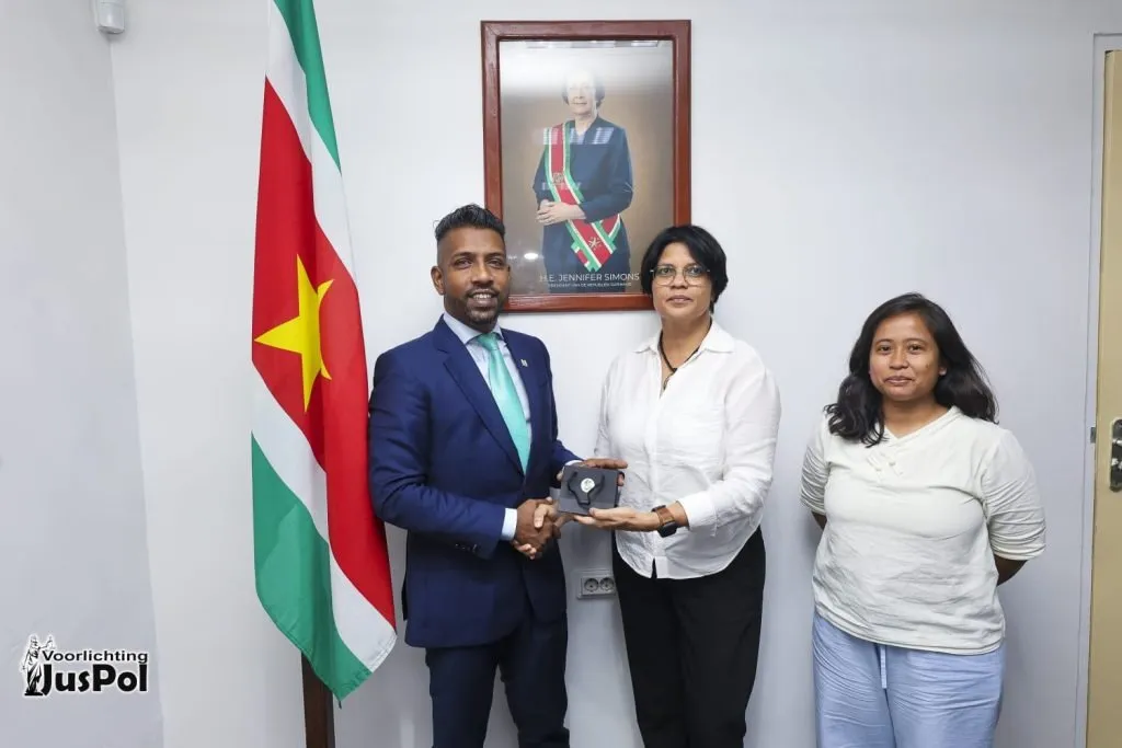 Amazone Conservation Team Guianas bezoekt minister Monorath