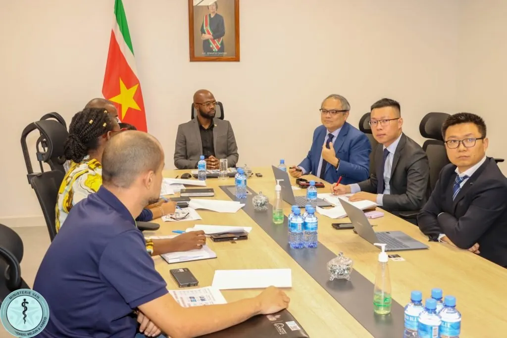 Delegatie Huawei bespreekt ‘Intelligent Healthcare’ met minister van Volksgezondheid