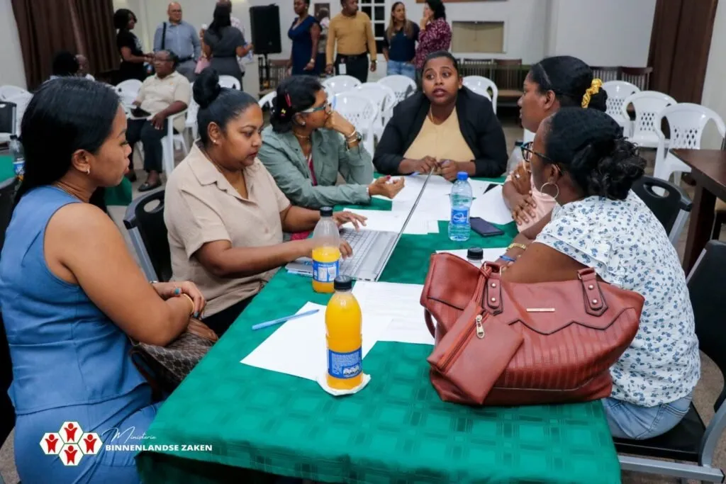 BiZa evalueert met stembureavoorzitters Nickerie