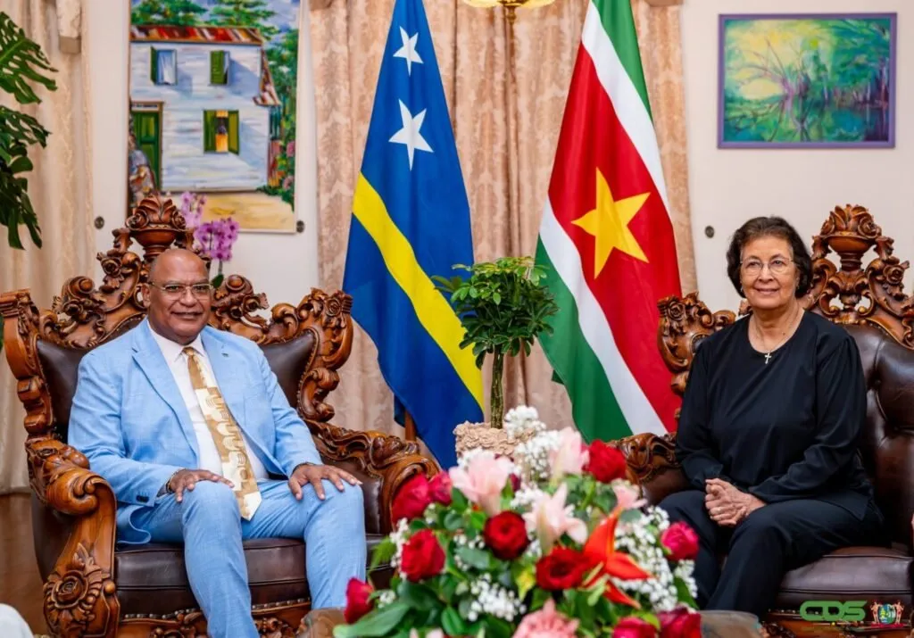 Curaçao en Suriname verkennen intensievere samenwerking op energie, economie en kennisuitwisseling