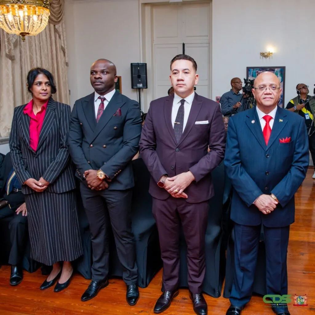 President Simons benadrukt Surinaams belang bij beëdiging viertal ambassadeurs