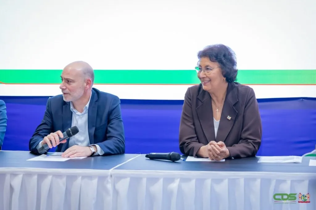 Regering, Staatsolie en TotalEnergies bezegelen MoU voor ontwikkeling beroepsonderwijs