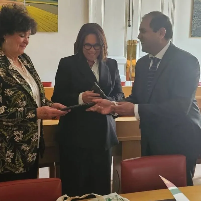 Ambassade van Suriname in Frankrijk foto 1