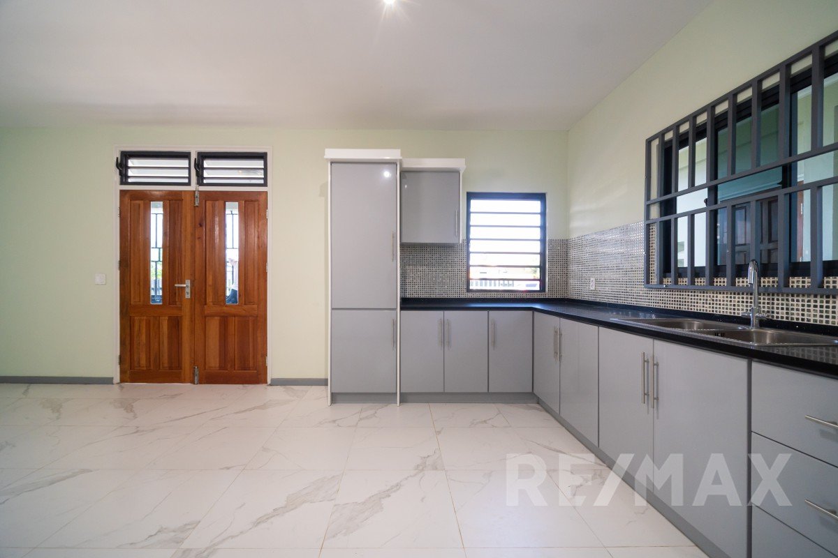 2-slaapkamers huurwoning te Helouisestraat #80A, Paramaribo Zuid